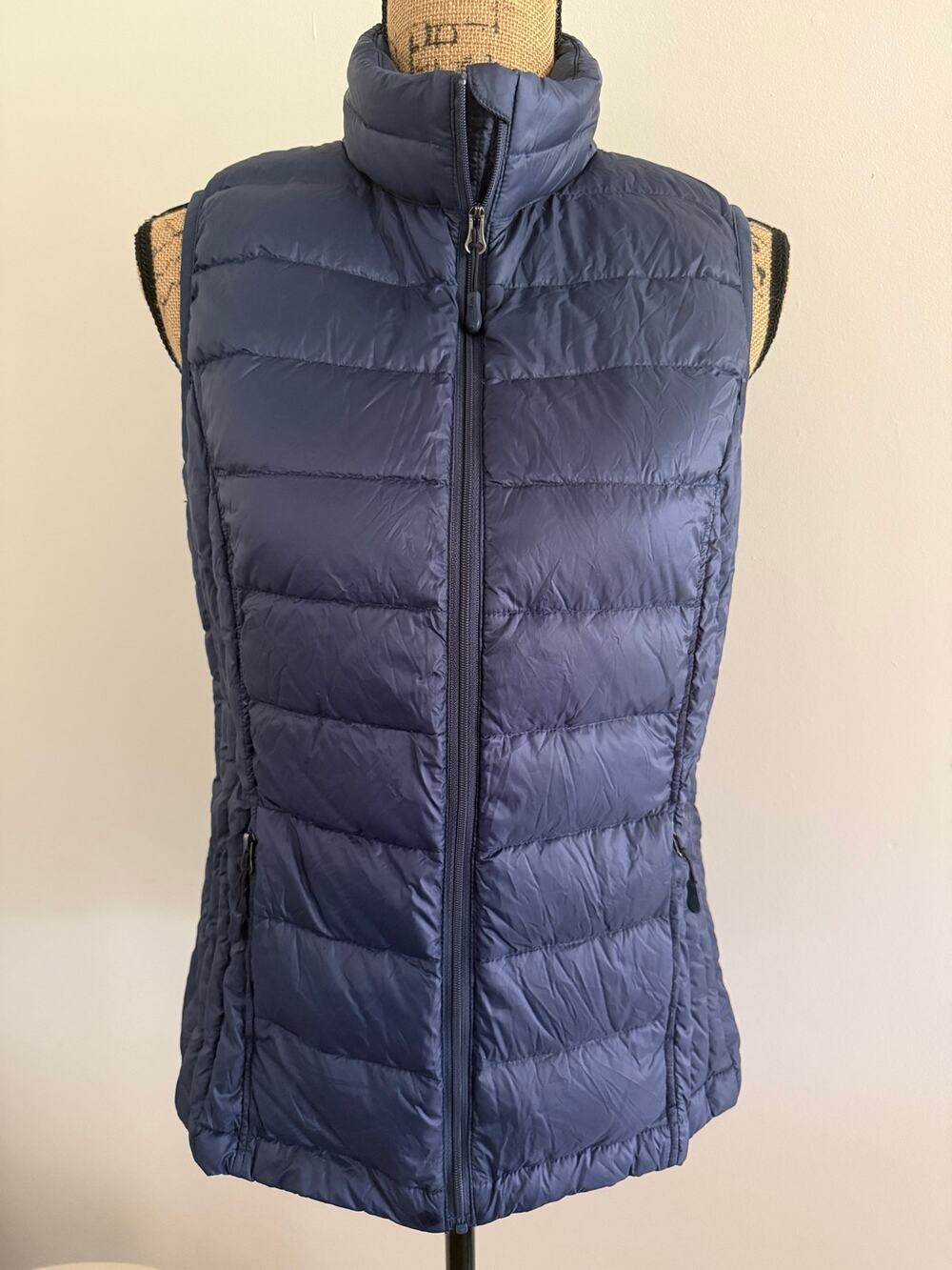 32 Degrees Dark Blue Puffer Down Vest Women’s Size Medium